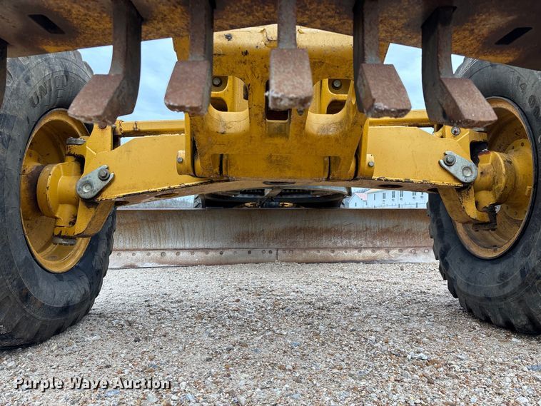 image for item EN5833 2008 John Deere 770D motor grader