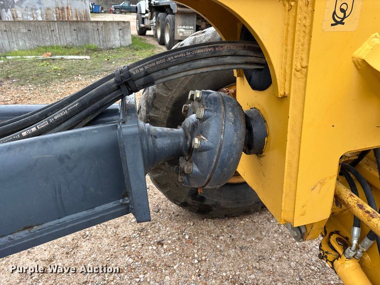 image for item EN5833 2008 John Deere 770D motor grader