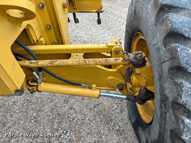 image for item EN5833 2008 John Deere 770D motor grader