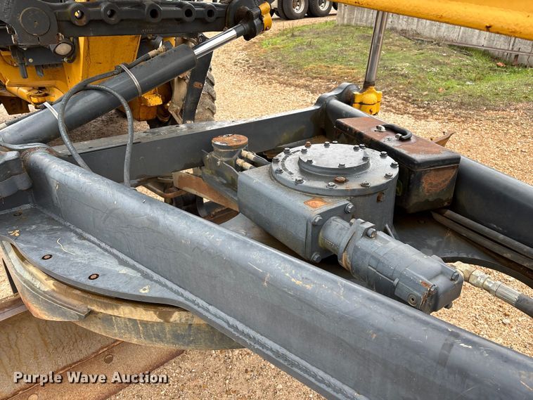 image for item EN5833 2008 John Deere 770D motor grader