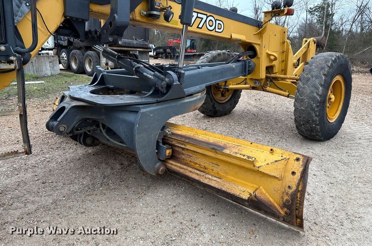 image for item EN5833 2008 John Deere 770D motor grader