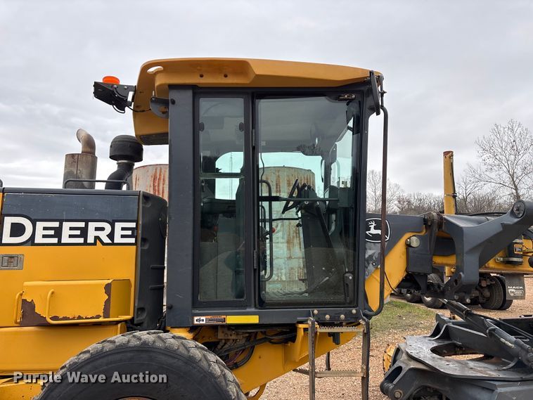 image for item EN5833 2008 John Deere 770D motor grader