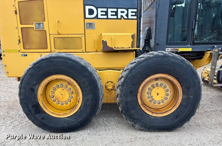 image for item EN5833 2008 John Deere 770D motor grader