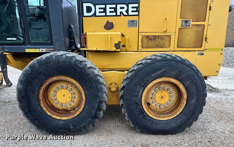 image for item EN5833 2008 John Deere 770D motor grader