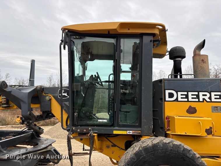 image for item EN5833 2008 John Deere 770D motor grader