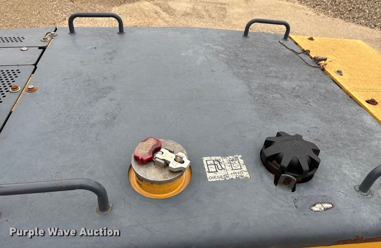 image for item EN5833 2008 John Deere 770D motor grader