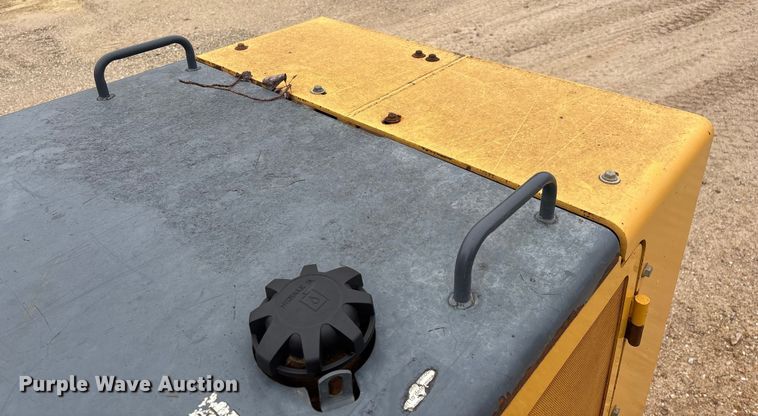 image for item EN5833 2008 John Deere 770D motor grader