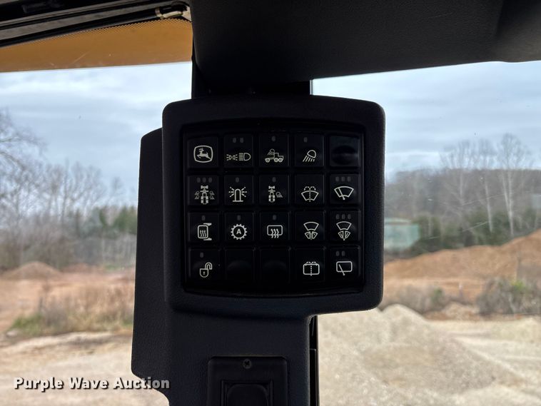 image for item EN5833 2008 John Deere 770D motor grader