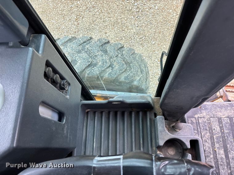 image for item EN5833 2008 John Deere 770D motor grader