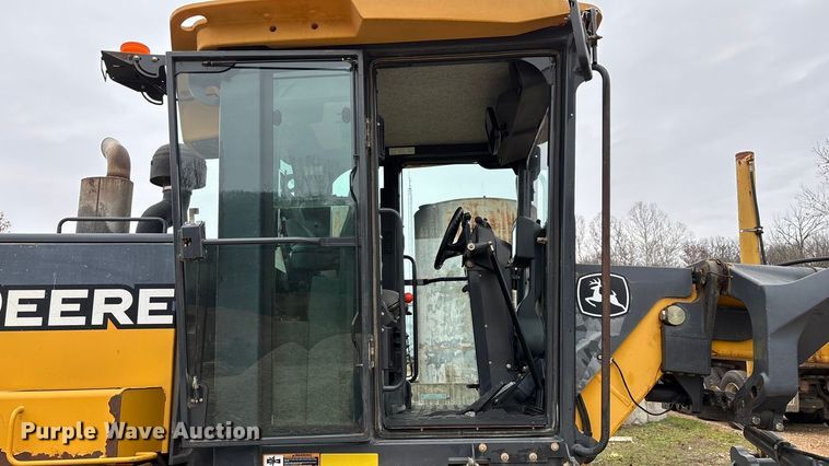 image for item EN5833 2008 John Deere 770D motor grader