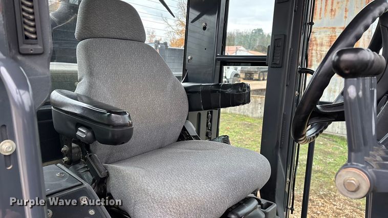 image for item EN5833 2008 John Deere 770D motor grader