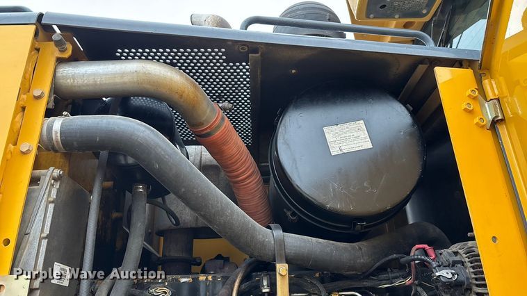 image for item EN5833 2008 John Deere 770D motor grader