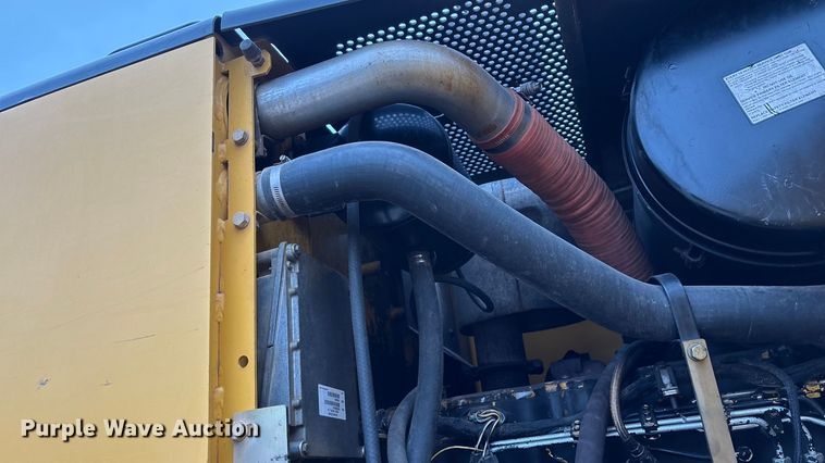 image for item EN5833 2008 John Deere 770D motor grader