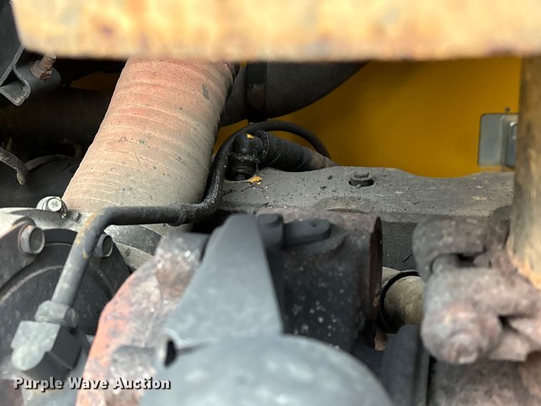 image for item EN5833 2008 John Deere 770D motor grader