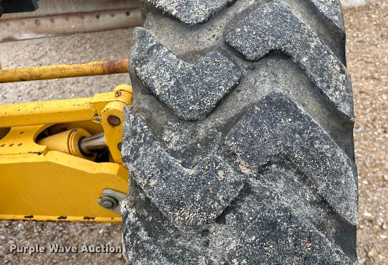 image for item EN5833 2008 John Deere 770D motor grader