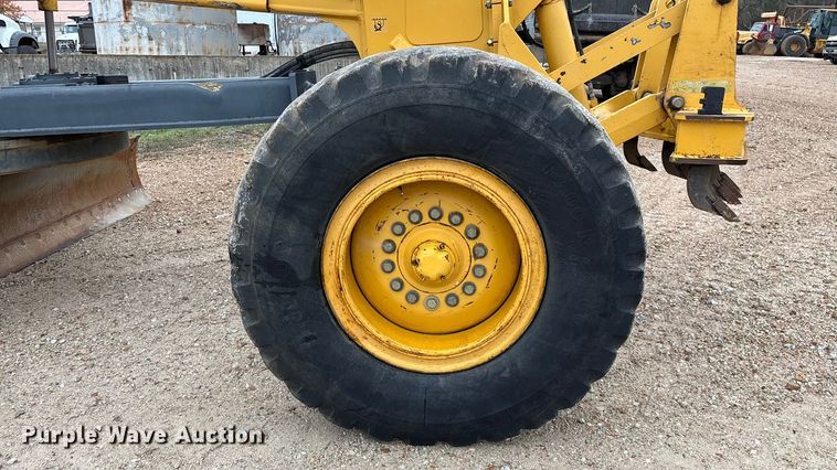 image for item EN5833 2008 John Deere 770D motor grader