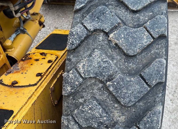 image for item EN5833 2008 John Deere 770D motor grader