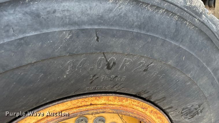 image for item EN5833 2008 John Deere 770D motor grader