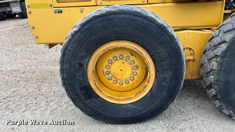 image for item EN5833 2008 John Deere 770D motor grader