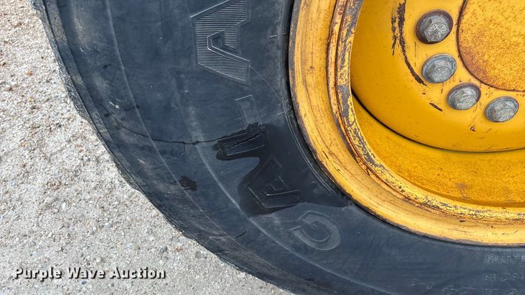 image for item EN5833 2008 John Deere 770D motor grader