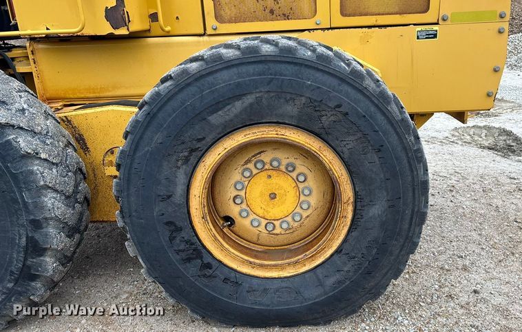 image for item EN5833 2008 John Deere 770D motor grader