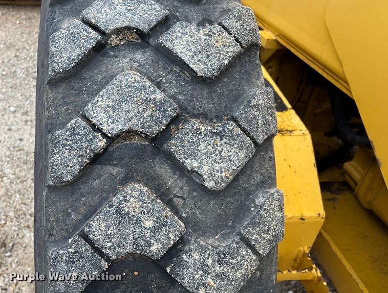 image for item EN5833 2008 John Deere 770D motor grader