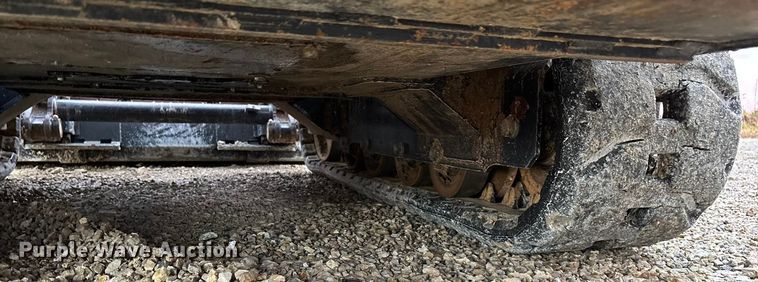 image for item EN5838 2024 Kubota SVL75-3 tracked skid steer loader