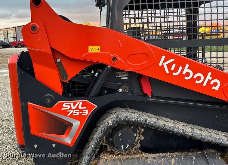 image for item EN5838 2024 Kubota SVL75-3 tracked skid steer loader