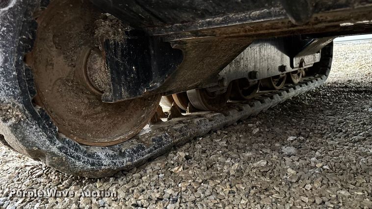 image for item EN5838 2024 Kubota SVL75-3 tracked skid steer loader