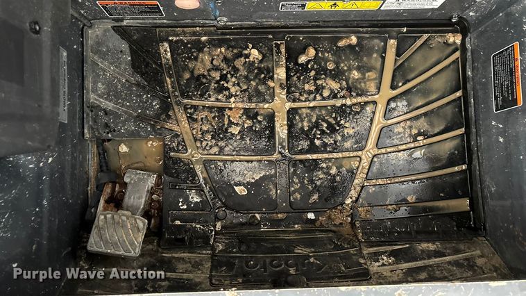 image for item EN5838 2024 Kubota SVL75-3 tracked skid steer loader