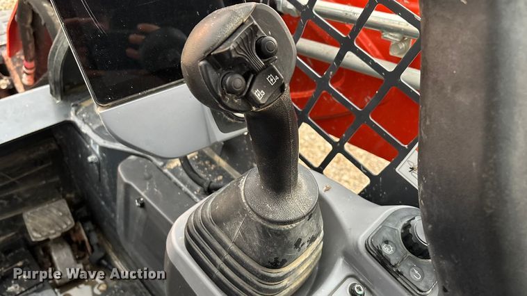 image for item EN5838 2024 Kubota SVL75-3 tracked skid steer loader