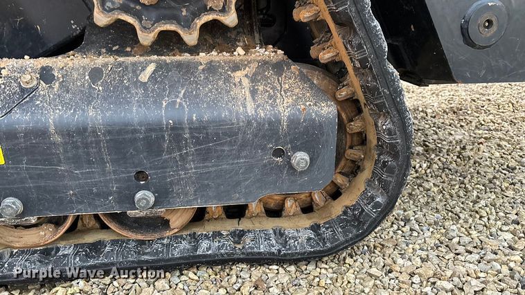 image for item EN5838 2024 Kubota SVL75-3 tracked skid steer loader