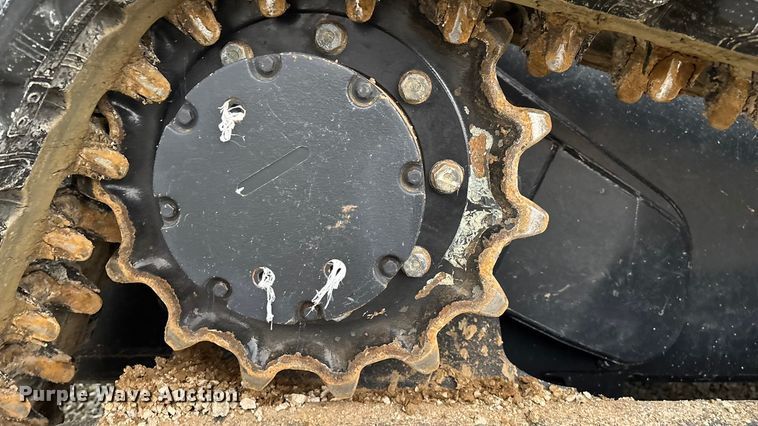 image for item EN5838 2024 Kubota SVL75-3 tracked skid steer loader