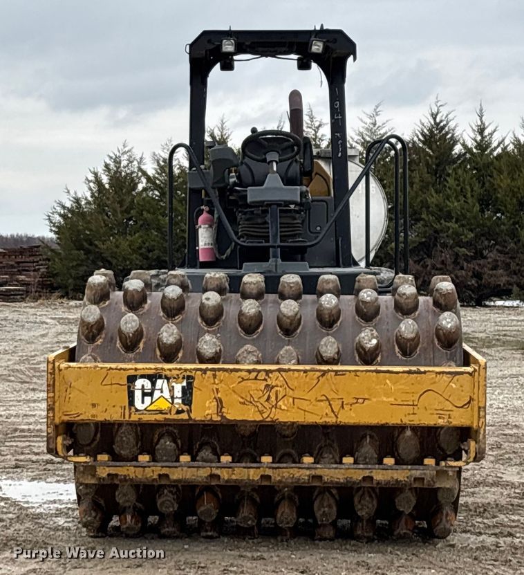 image for item EN5844 2015 Caterpillar CP54B single drum roller