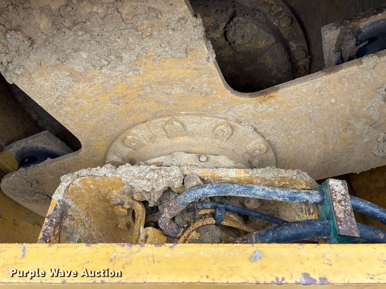 image for item EN5844 2015 Caterpillar CP54B single drum roller