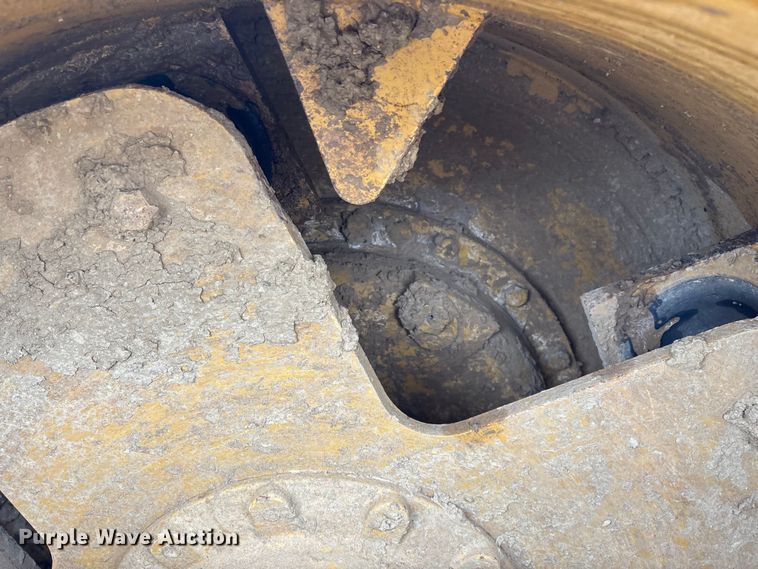 image for item EN5844 2015 Caterpillar CP54B single drum roller