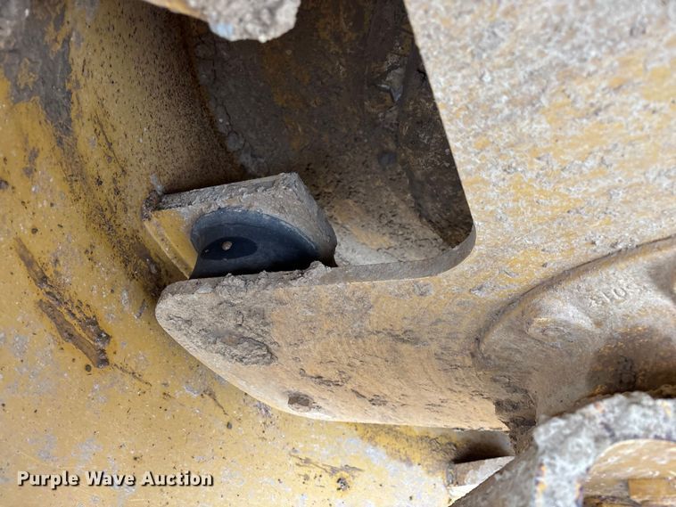 image for item EN5844 2015 Caterpillar CP54B single drum roller