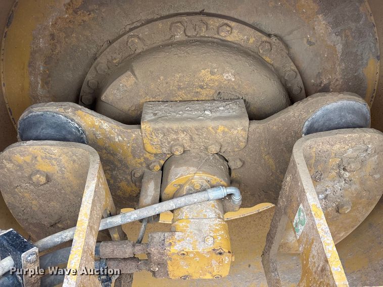 image for item EN5844 2015 Caterpillar CP54B single drum roller