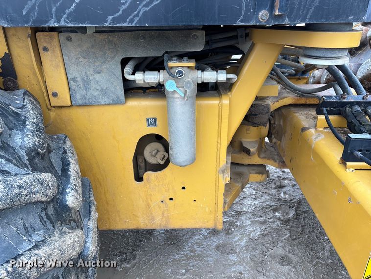 image for item EN5844 2015 Caterpillar CP54B single drum roller