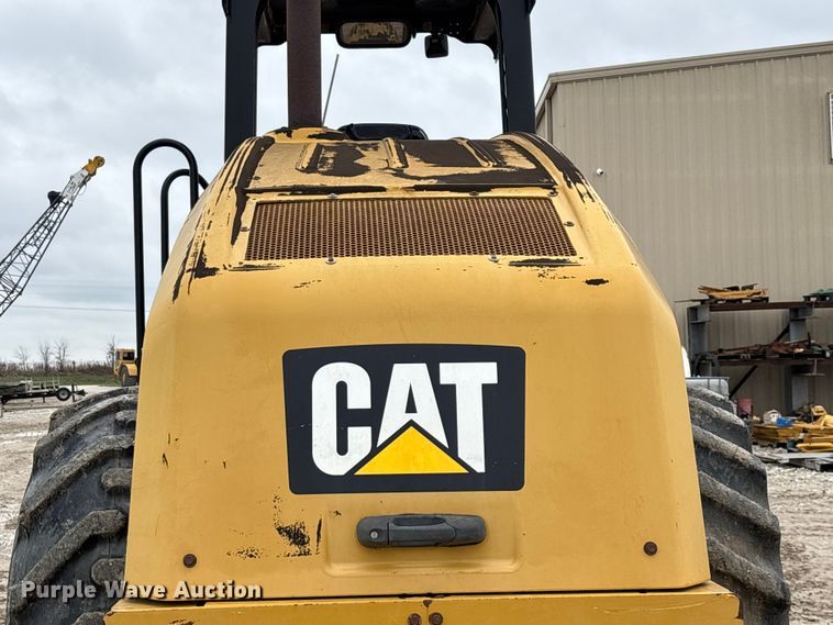 image for item EN5844 2015 Caterpillar CP54B single drum roller