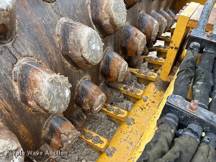 image for item EN5844 2015 Caterpillar CP54B single drum roller