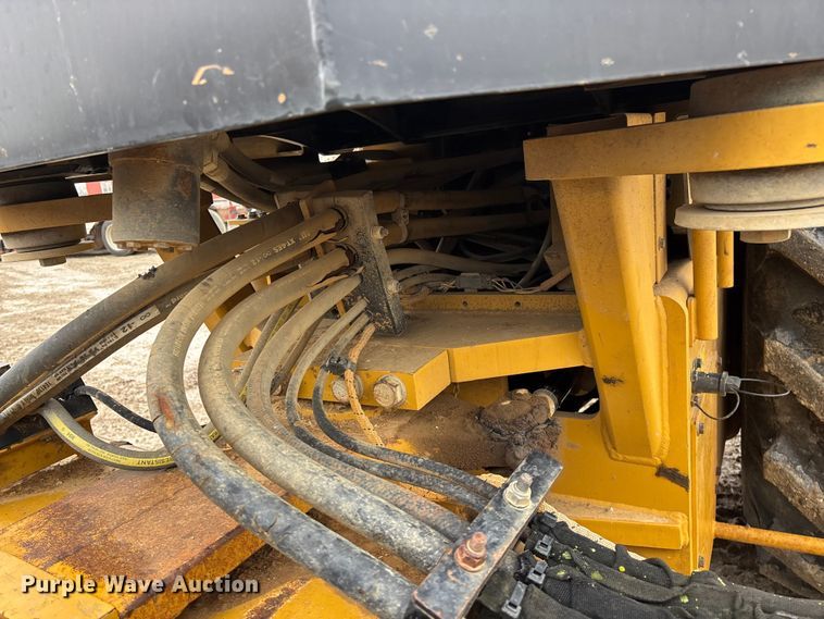 image for item EN5844 2015 Caterpillar CP54B single drum roller