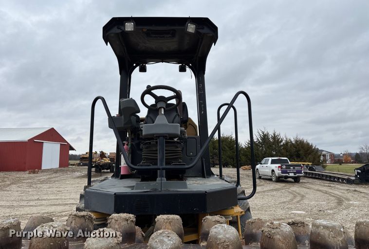 image for item EN5844 2015 Caterpillar CP54B single drum roller