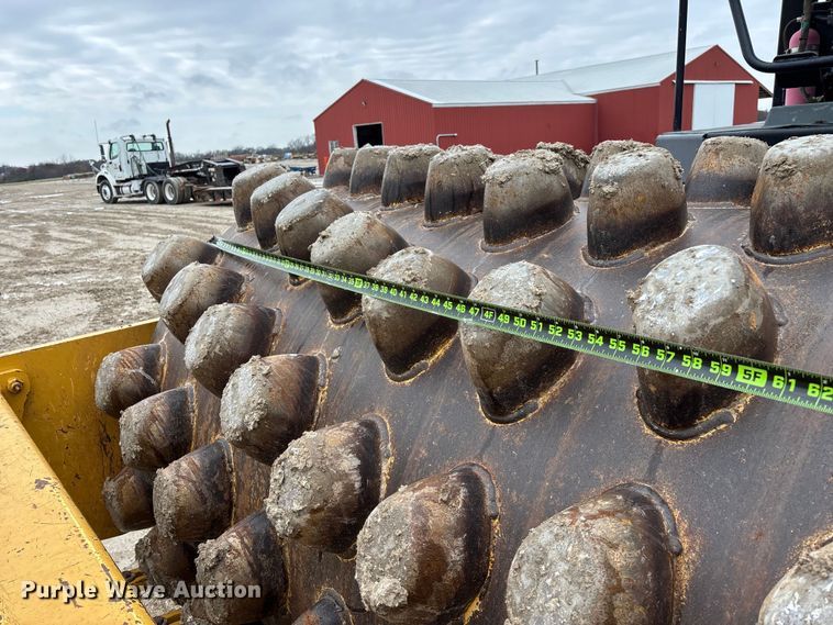 image for item EN5844 2015 Caterpillar CP54B single drum roller