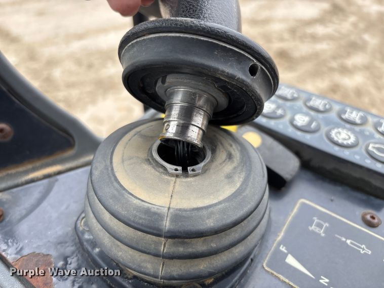 image for item EN5844 2015 Caterpillar CP54B single drum roller