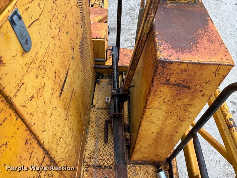 image for item EN5851 Gomaco 9000 trimmer