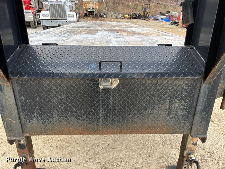 image for item EN5872 2016 PJTM equipment trailer