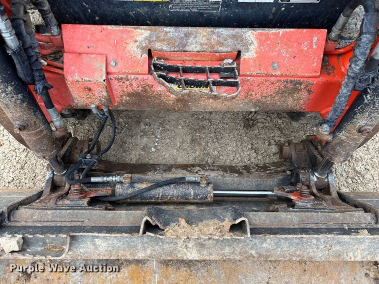 image for item EN5873 2013 Kubota SVL75 tracked skid steer loader