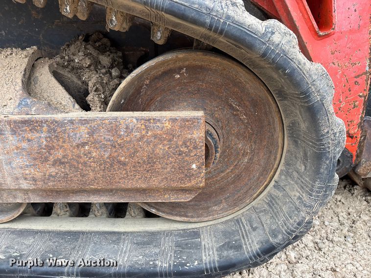 image for item EN5873 2013 Kubota SVL75 tracked skid steer loader