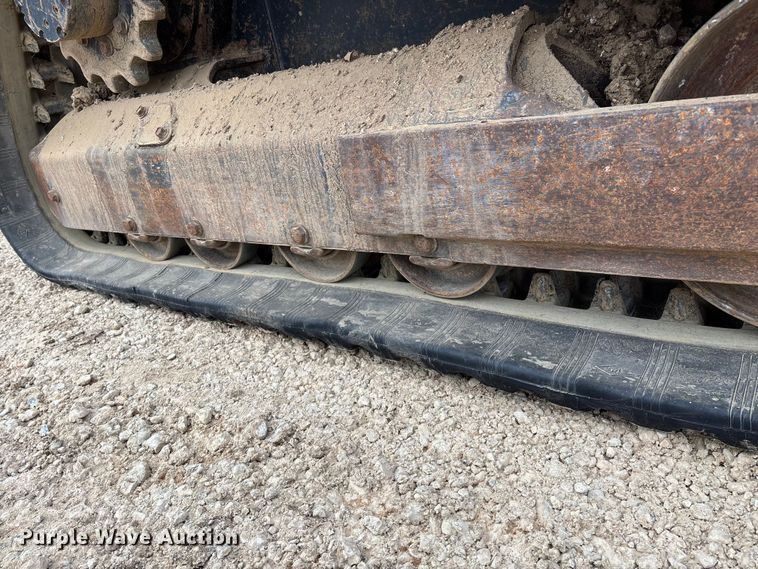 image for item EN5873 2013 Kubota SVL75 tracked skid steer loader